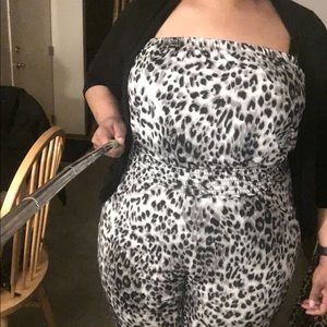 Capri black and white animal print jumper